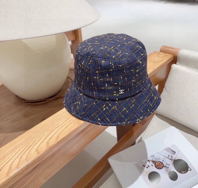 Chanel 23K渔夫帽最火的走秀款 小香秋冬编织渔夫帽 编织花呢 百搭时尚 太喜欢这个帽型了